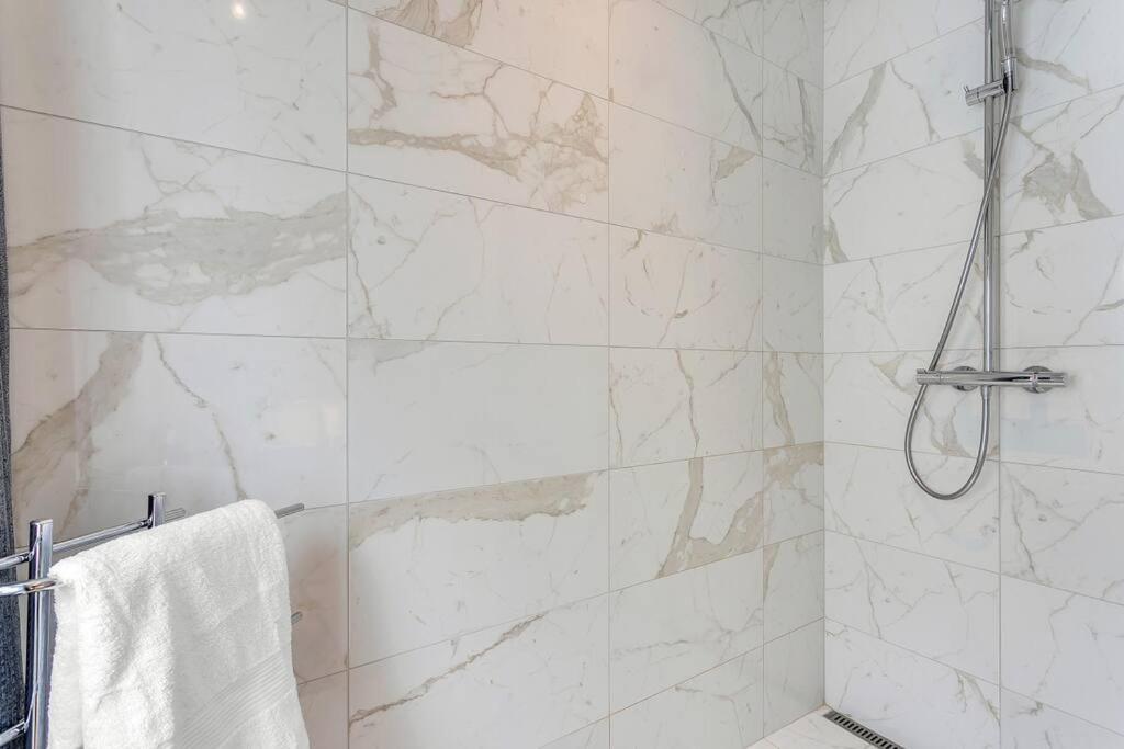 Luxury Penthous - 3 Bedroom - 2 Bath - Freeparking - Downtown Reykjavik Ngoại thất bức ảnh